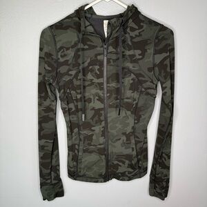 lululemon athletica Women's Camo Full-Zip Bomber Jacket - Olive/Forest
